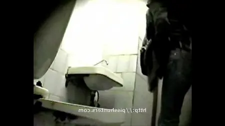 Versteckte Kamera in der Frauen -Toilette
